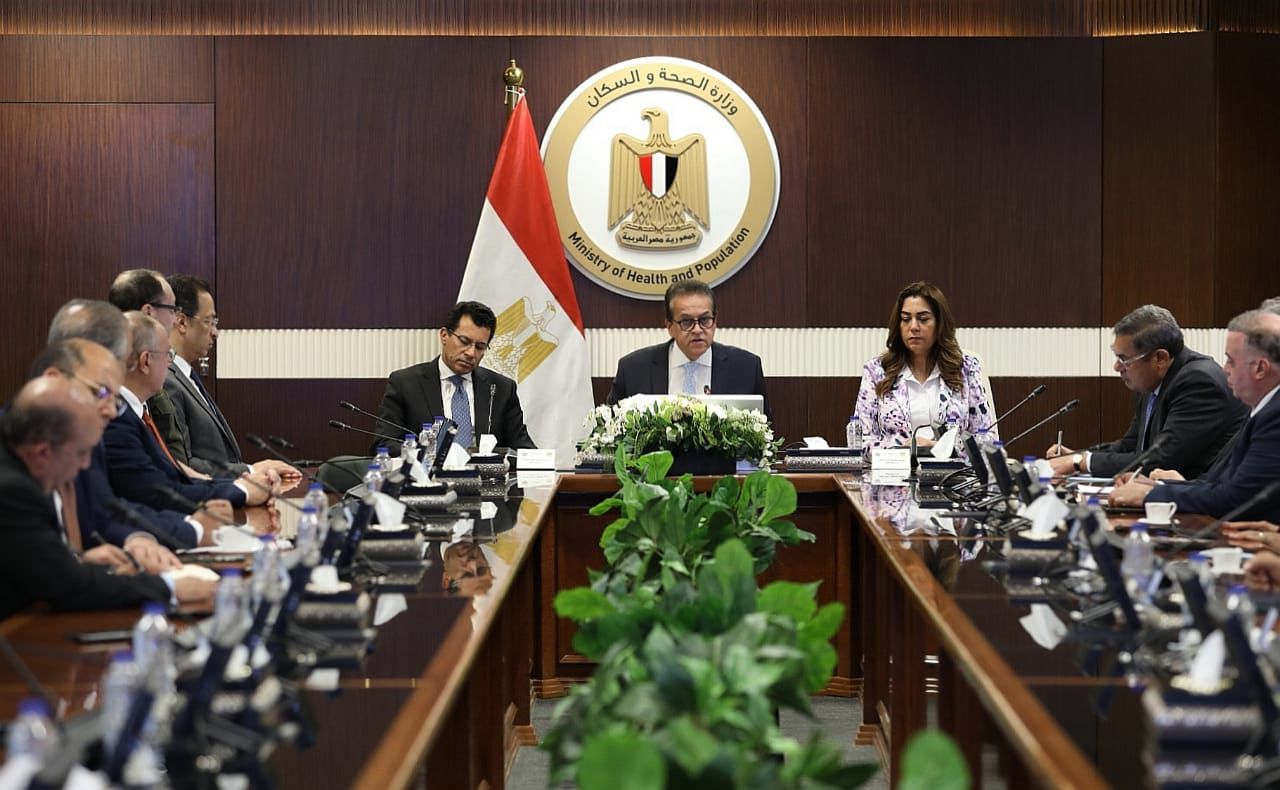 3 وزراء يناقشون النهوض بملف السياحة العلاجية