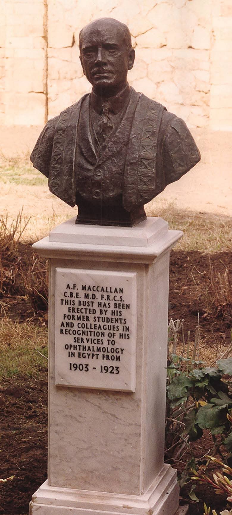 تجديد تمثال آرثر ماكلان .. مؤسس المعهد التذكاري للأبحاث الرمدية