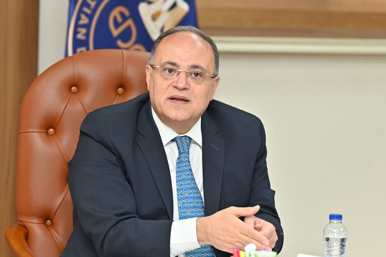 رئيس هيئة الدواء: أحتفظ بقطعة من طائرة إسرائيلية سقطت بجوار بيتي بالمحلة خلال حرب أكتوبر 1973