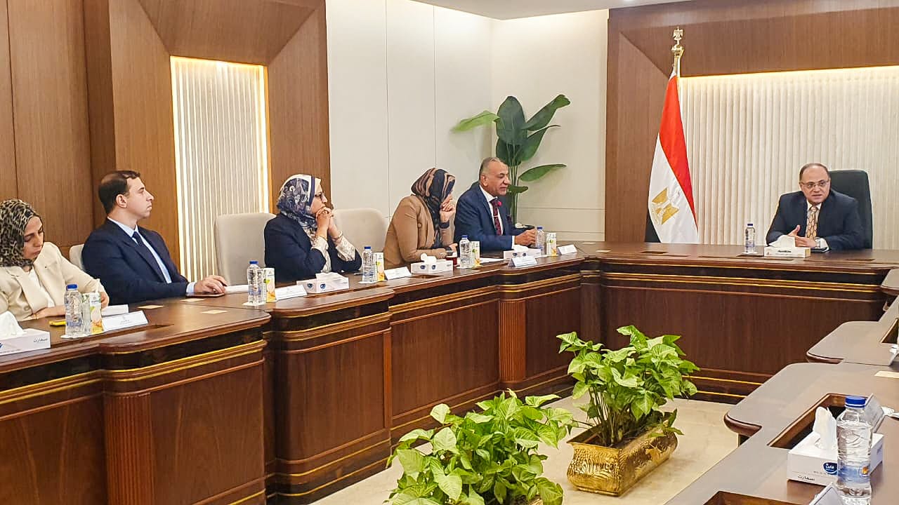 هيئة الدواء تبحث مع نقابة أطباء الأسنان سبل دعم وتطوير منظومة أدوية ومستلزمات طب الأسنان